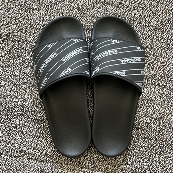 Balenciaga Black Slides Men 7, Womens 10 - Picture 1 of 3
